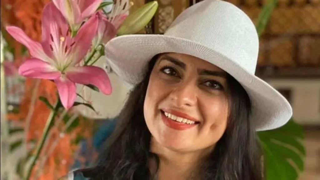 الفنانه التشكيليه چيهان سعودى
