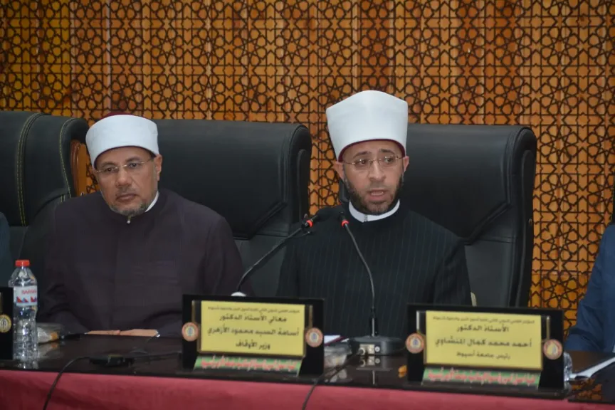 جانب من متابعه 