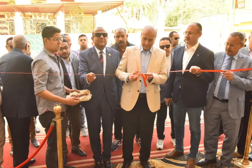 جانب من افتتاح المعرض 