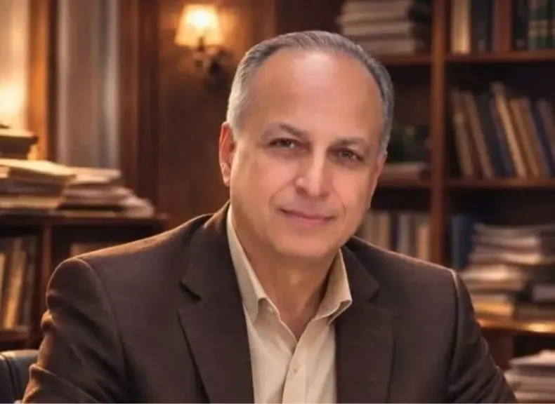 الكاتب  الصحفى عزت سلامة