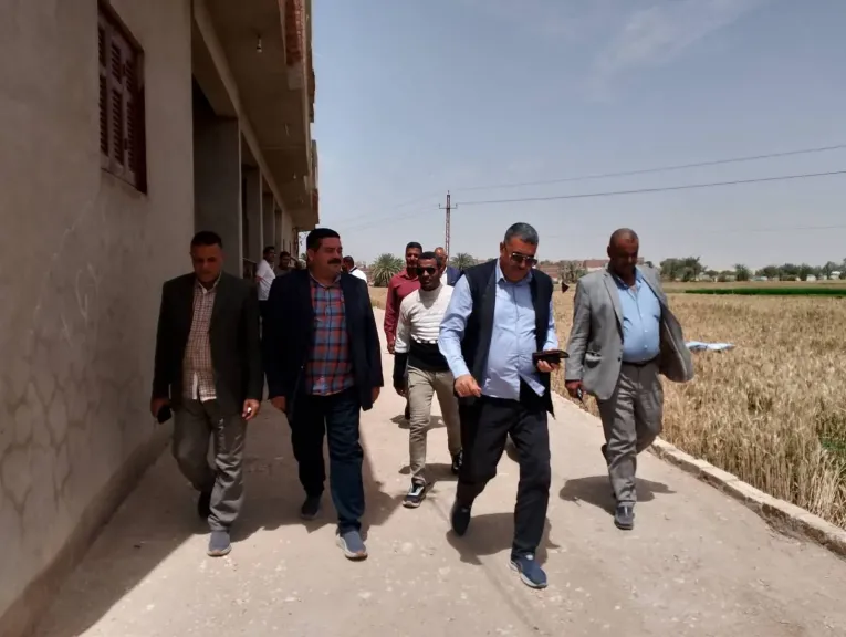 جانب من متابعه 
