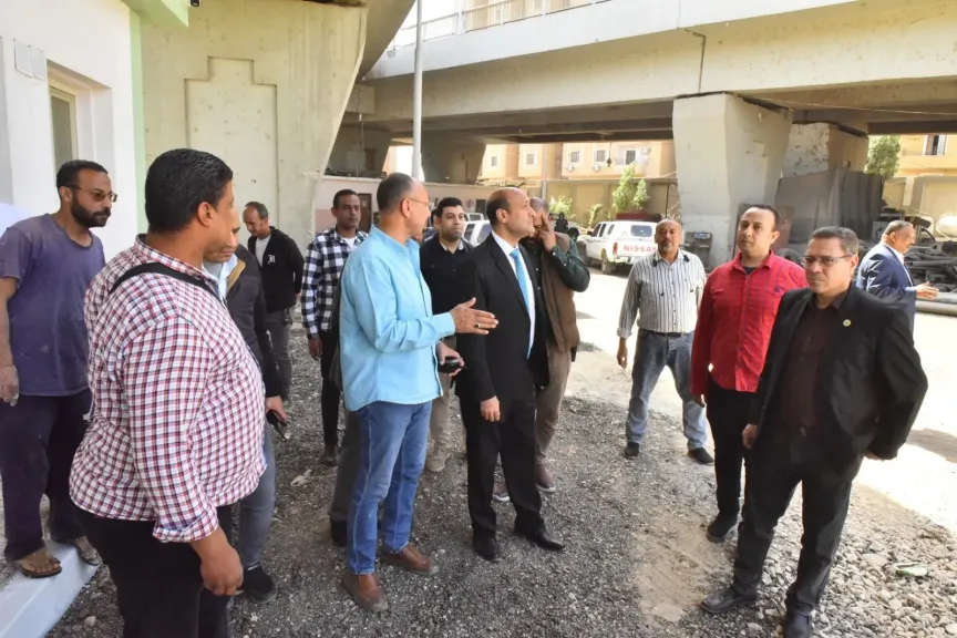 جانب من متابعه 