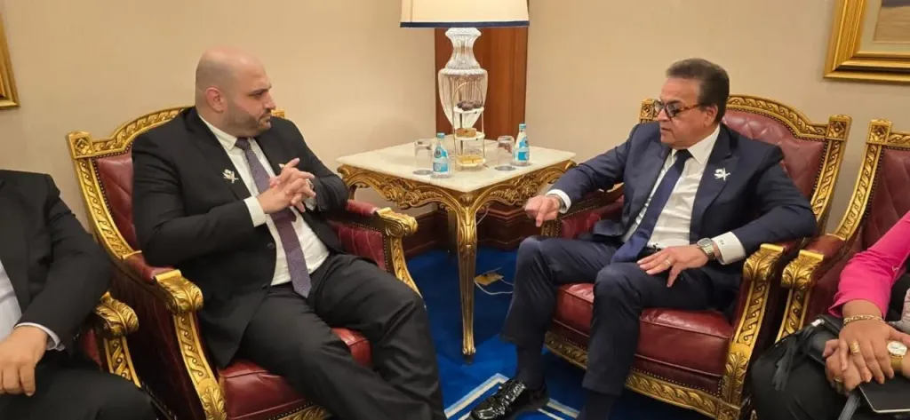 وزير الصحة ونظيرة اللبنانى
