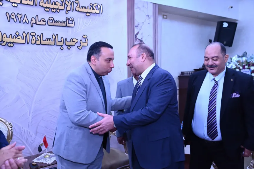 جانب من متابعه 
