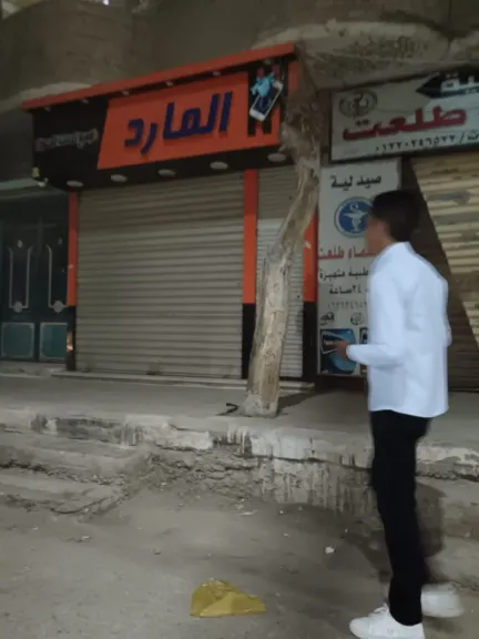 جانب من تشميع المحلات 