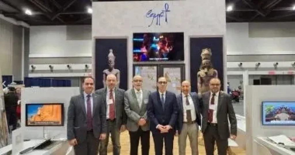 السفير أحمد حافظ يفتتح الجناح المصرى فى معرض أوتاوا للسياحة