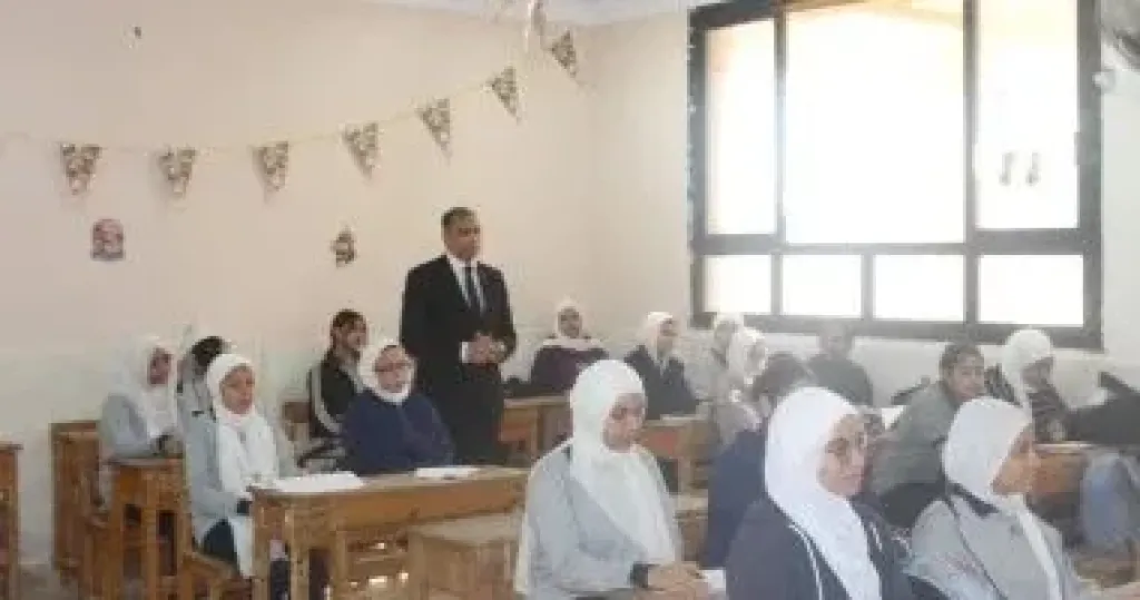 مدير تعليم الجيزة يقود جولة مفاجئة بمدارس الشيخ زايد وكرداسة