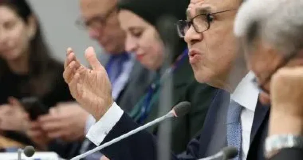 وزير الخارجية 