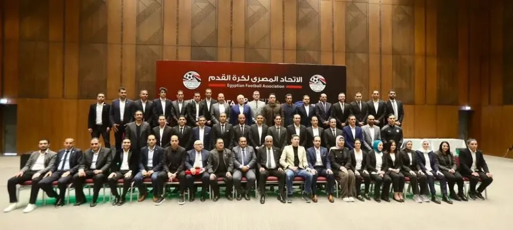 حكام الكرة 