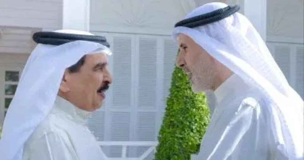 الملك حمد بن عيسى ملك البحرين الشقيقة مع وزير خارجية الكويت جراح جابر الصباح