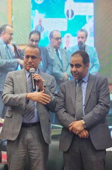 جانب من متابعه 