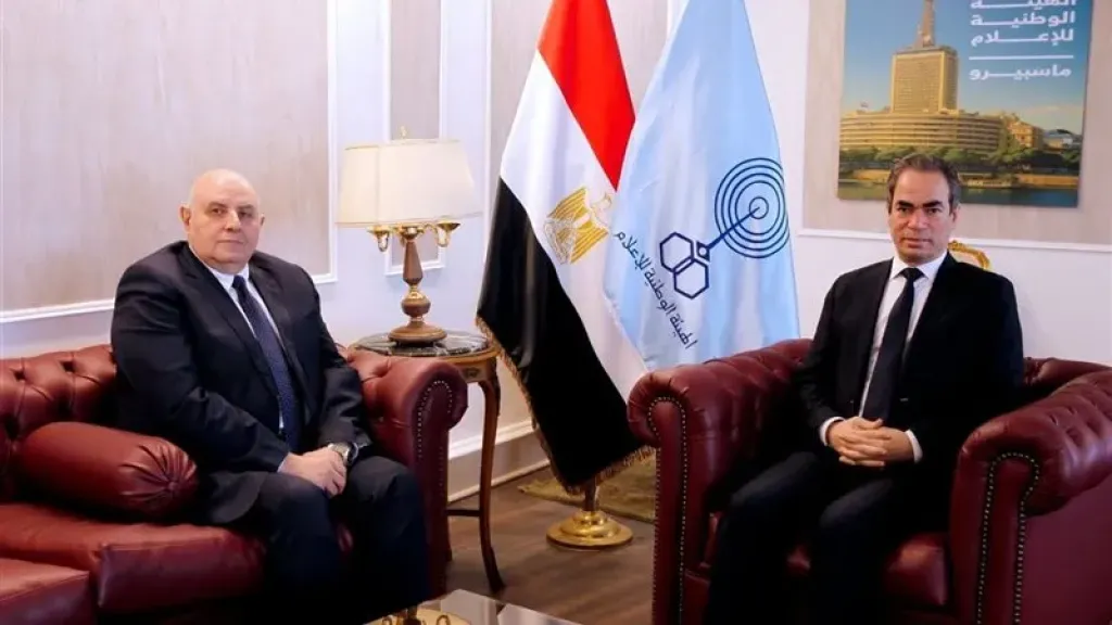 الكاتب احمد المسلمانى والإذاعة عبد الرحمن البسيونى