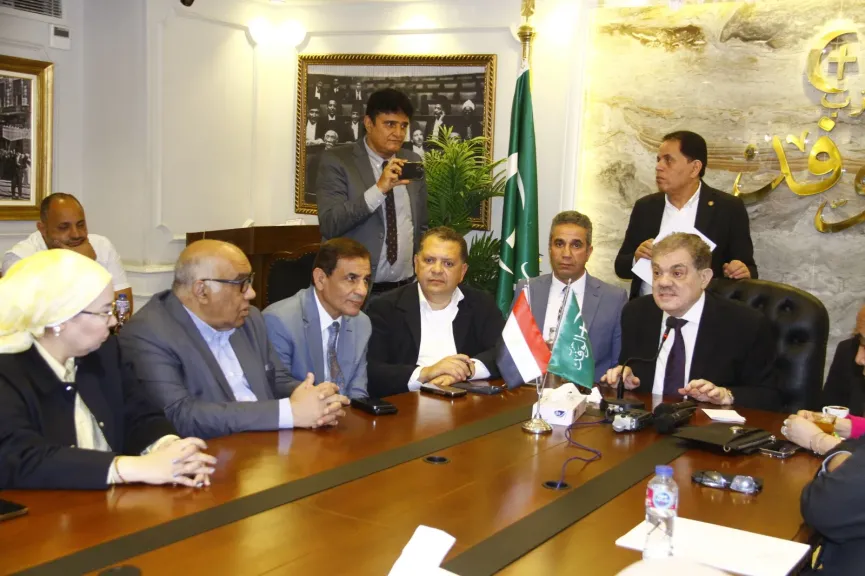 جانب من الاجتماع برئاسة اليد البدوى