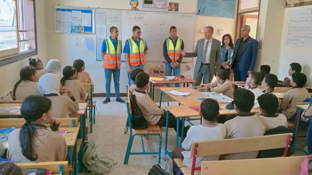جانب من متابعه 