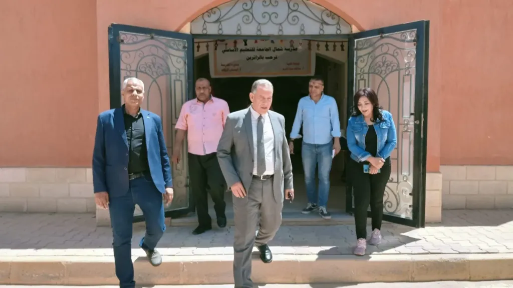 جانب من متابعه 