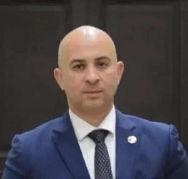 طارق الطويل 