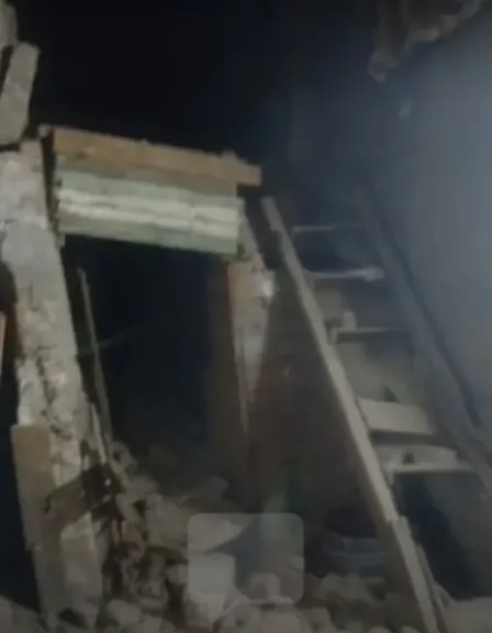 جزء من انهيار المنزل 