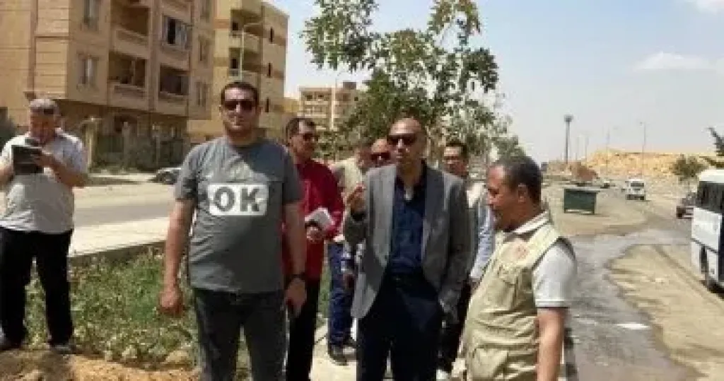رئيس جهاز الشروق يتابع مشروعات الطرق بالمدينة