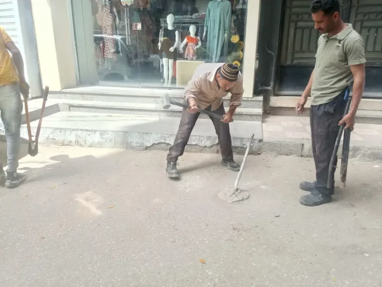جانب من متابعه 