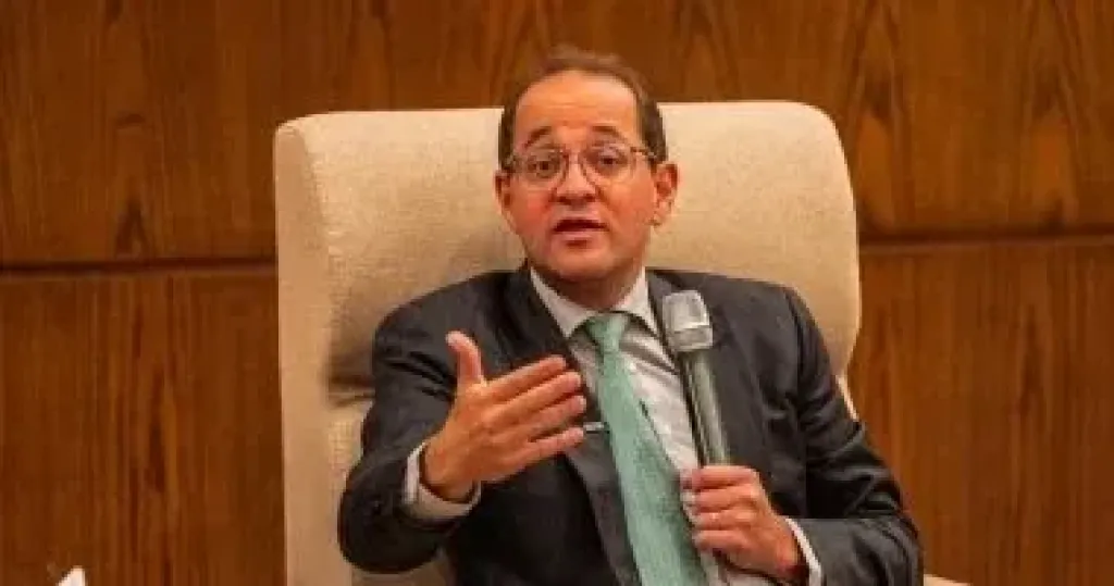 وزير المالية أحمد كوجك وزير المالية