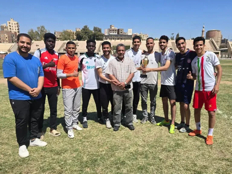 جانب من متابعه 