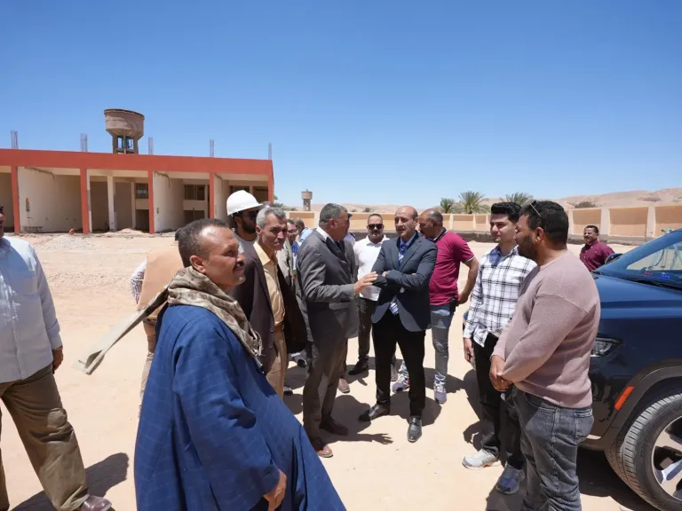 جانب من متابعه 