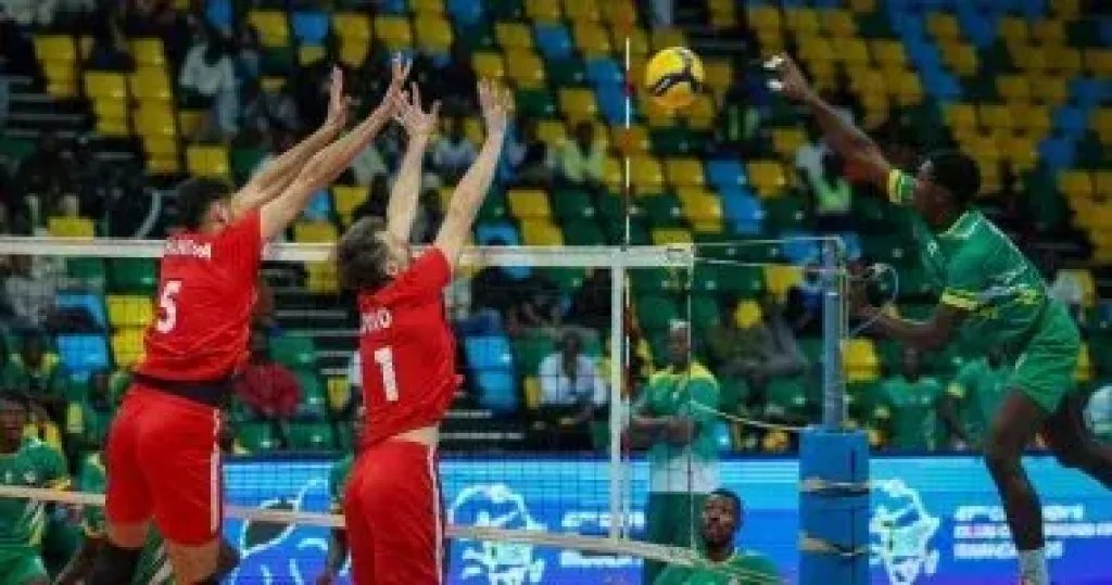 فريق رجال الكرة الطائرة بالنادى الأهلي