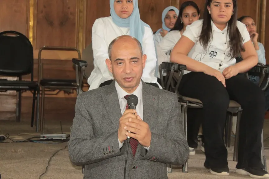 جانب من متابعه 