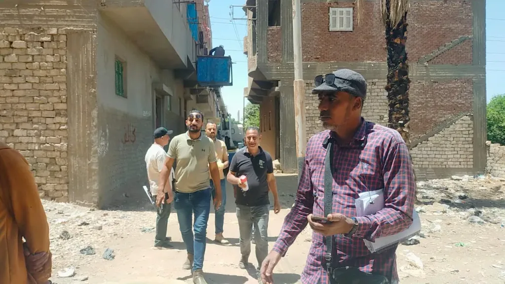 جانب من متابعه 