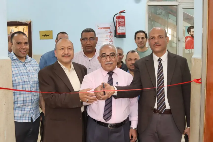 جانب من متابعه 