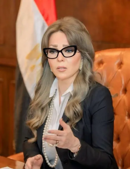  الدكتورة نيفين بسيوني
