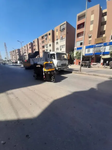 جانب من متابعه 