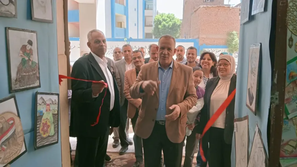جانب من متابعه 