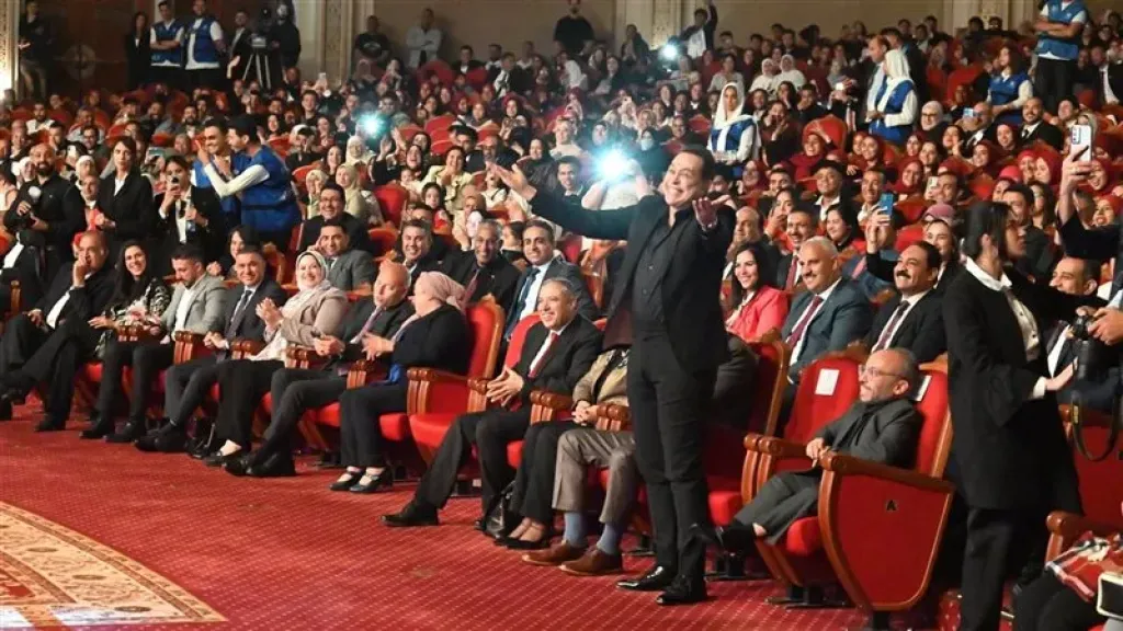 حكيم