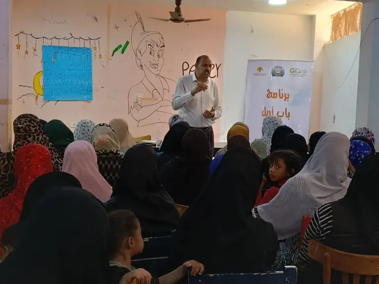 جانب من متابعه 