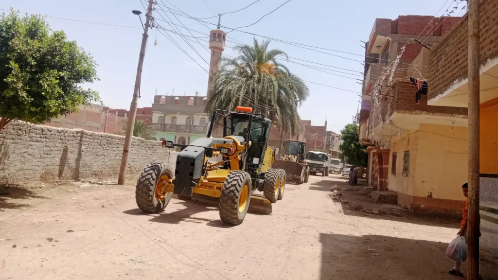 جانب من متابعه 