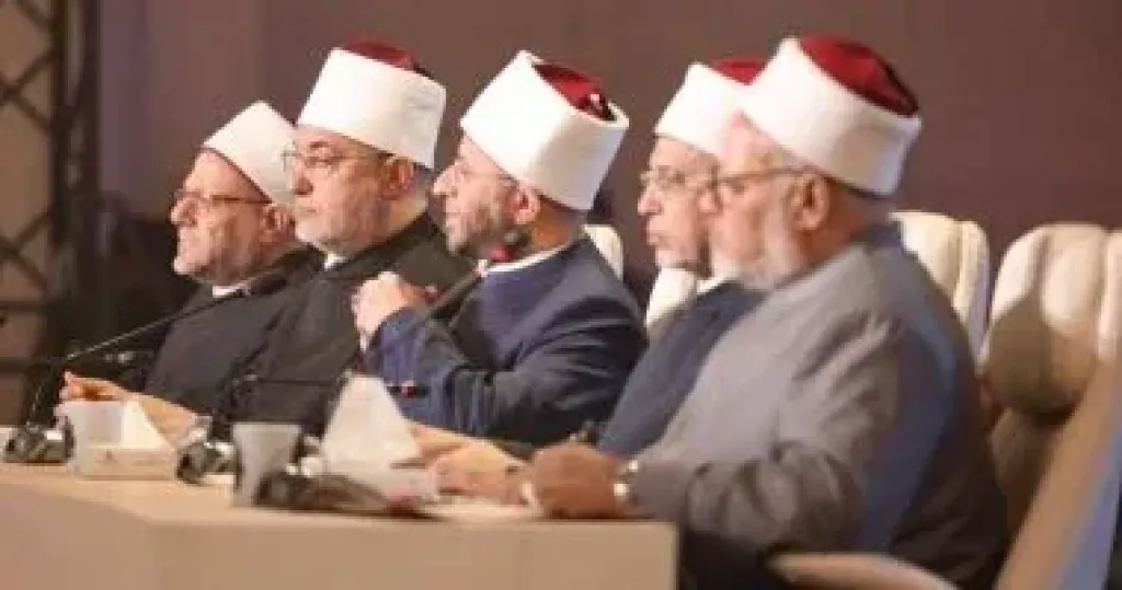 وزير الاوقاف ومفتى الجمهورية خلال تصفيات دورى النجباء