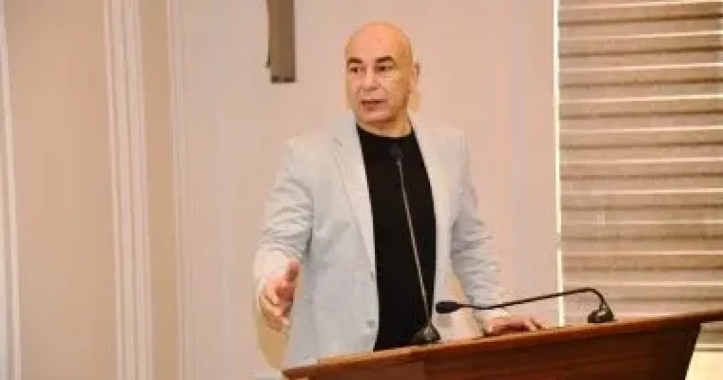 حسام حسن 