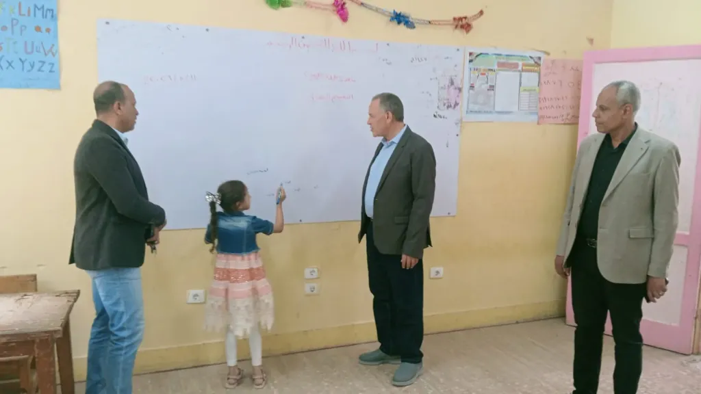 جانب من متابعه 