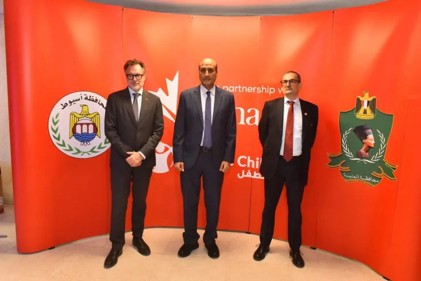 جانب من متابعه 