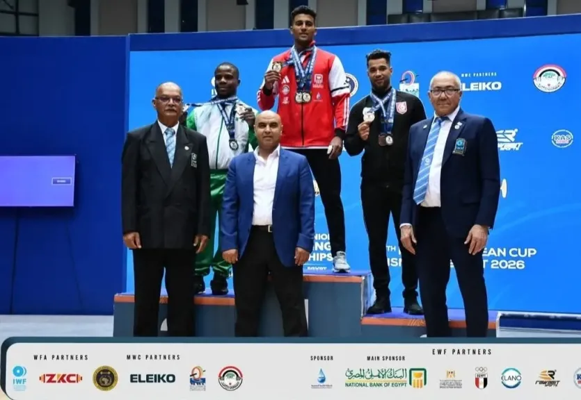 جانب من متابعه 