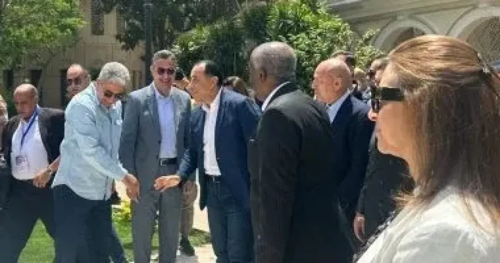 تفقد الدكتور مصطفى مدبولي، رئيس مجلس الوزراء، اليوم السبت، أعمال إعادة التطوير لعدد من المناطق في نطاق محافظة القاهرة، يرافقه عدد من الوزراء.