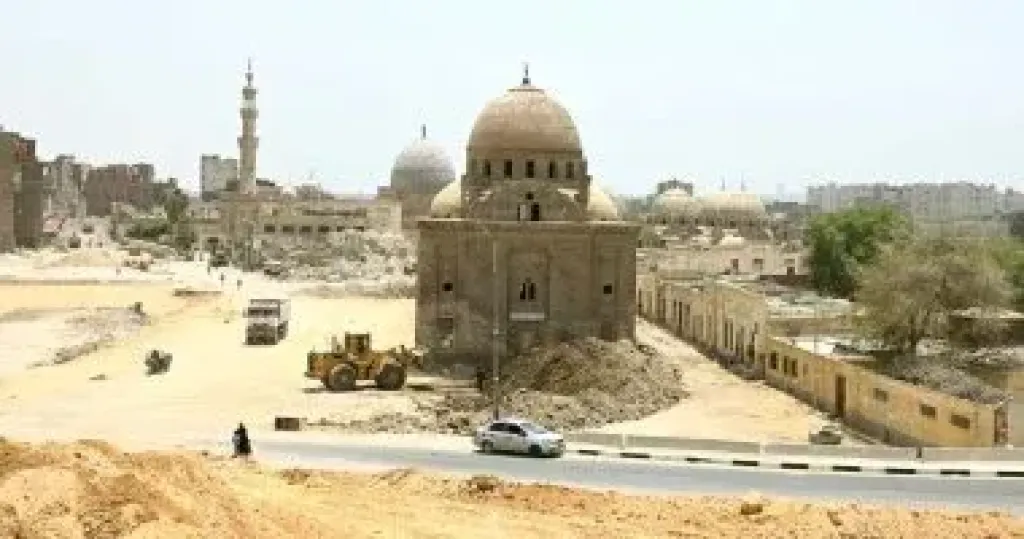 تفقد أعمال التطوير الجارية بمنطقتي السيدة عائشة