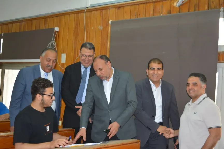 جانب من متابعه 