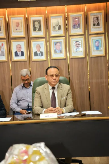 جانب من متابعه 