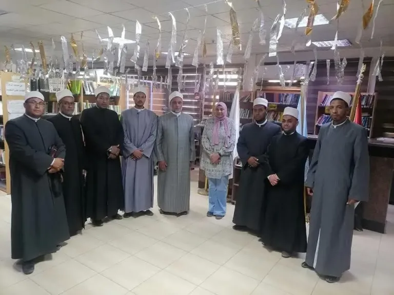 جانب من متابعه 