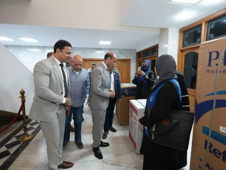 جانب من متابعه 