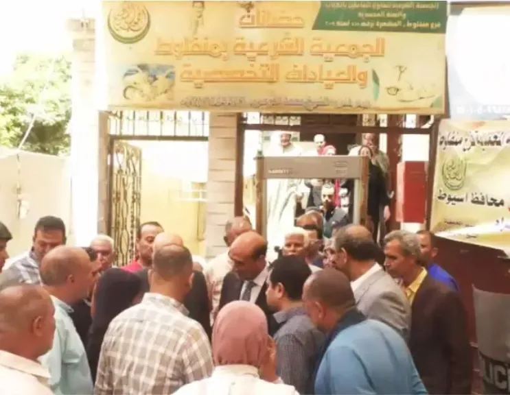 جانب من متابعه 