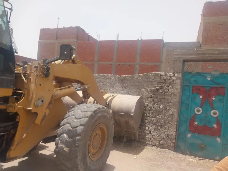 جانب من متابعه 