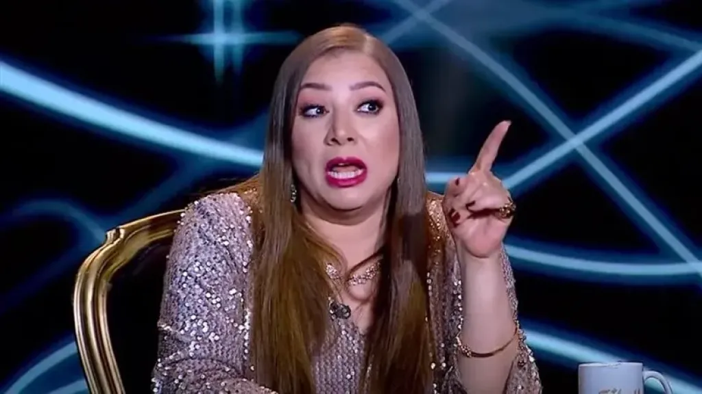 الفنانه انتصار